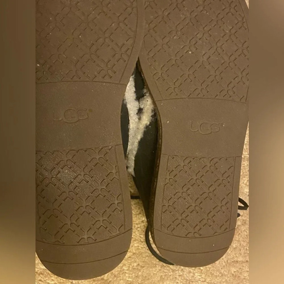 UGG leather and shearling ankle boots size 9. New - Picture 3 of 8